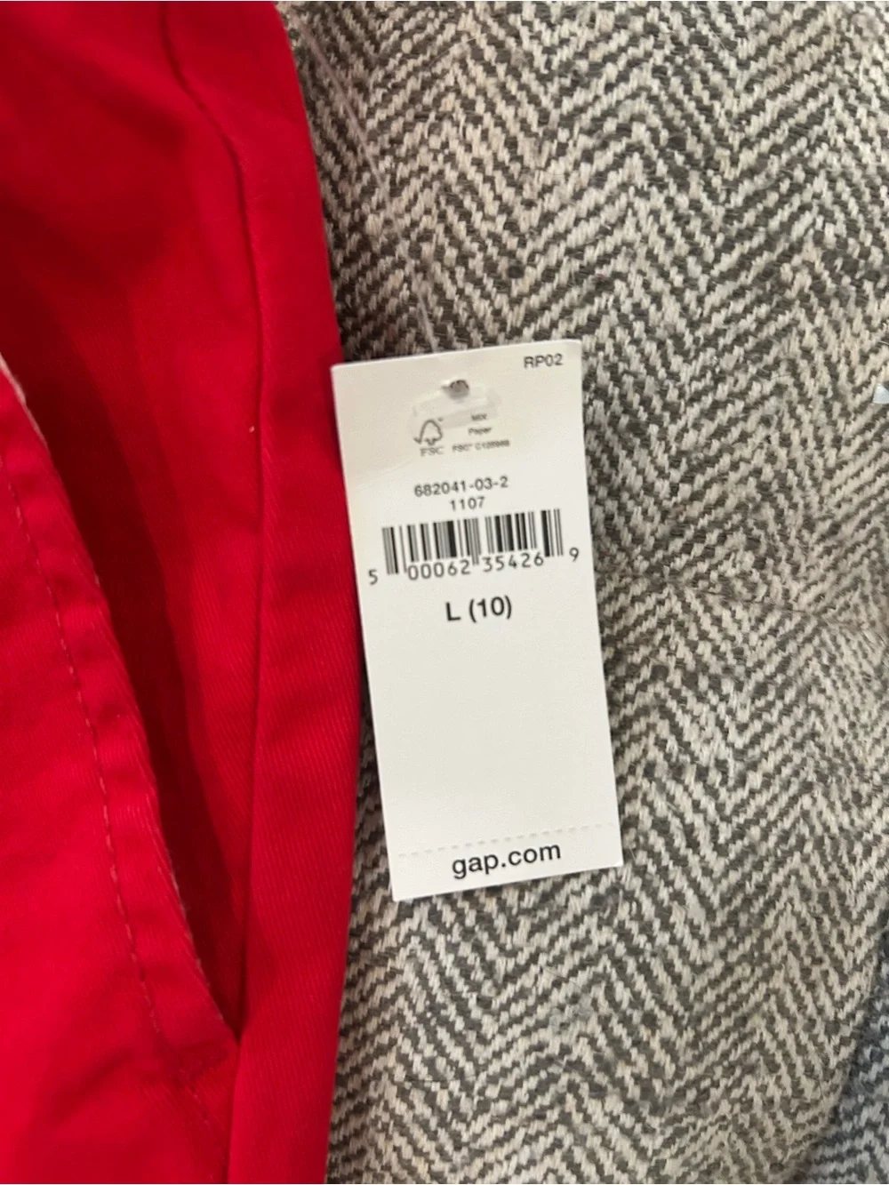 Gap NWT size 10 boys red shorts